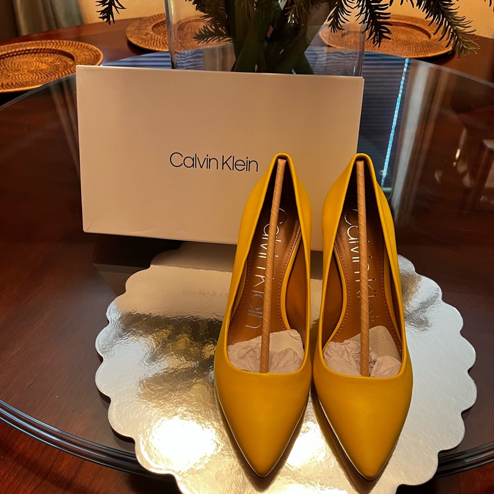 Calvin Klein Leather Kirstin Pump